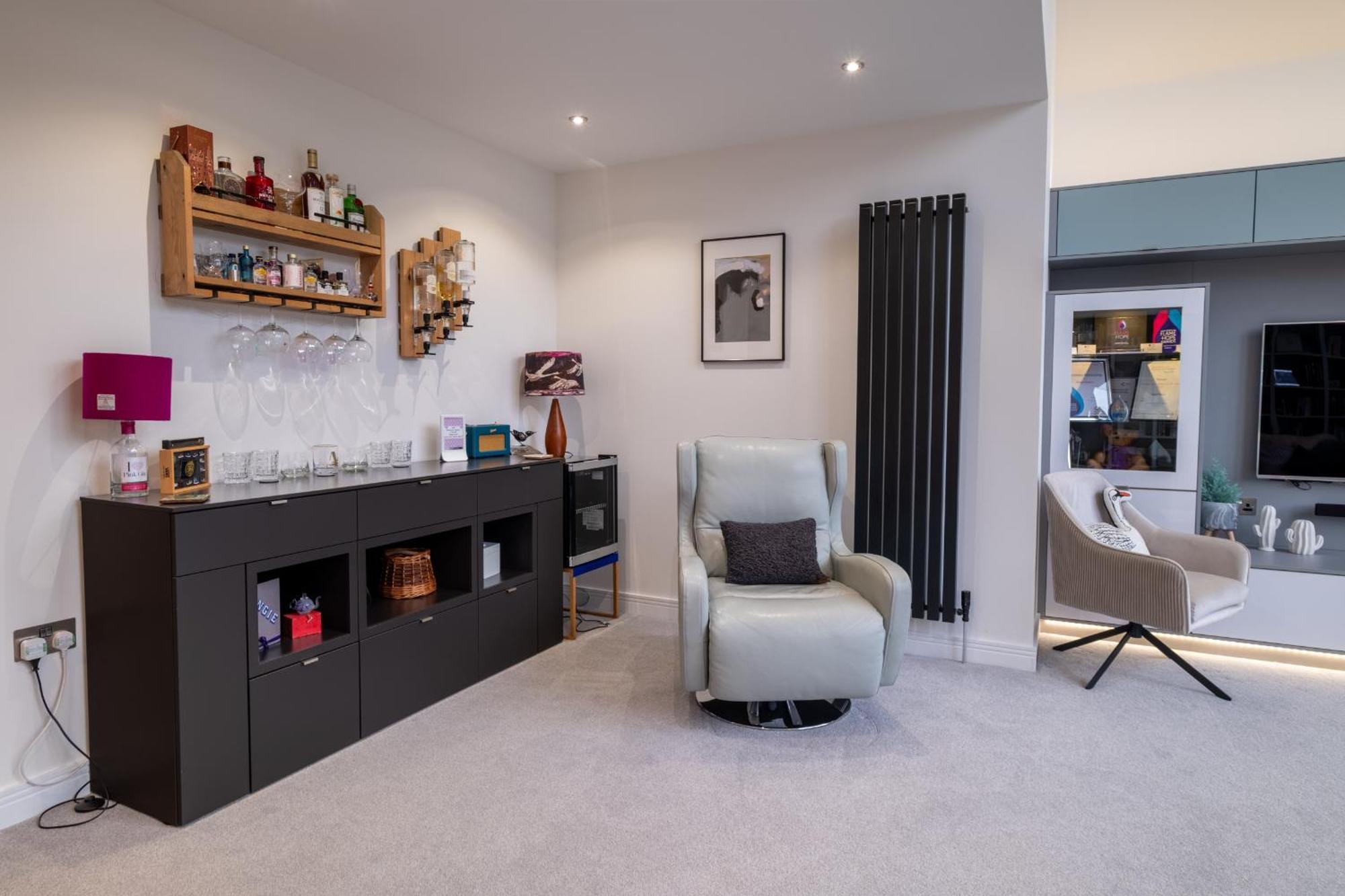 Modern House With Hot Tub, Perfect Night Away! Villa Huntly Exterior photo