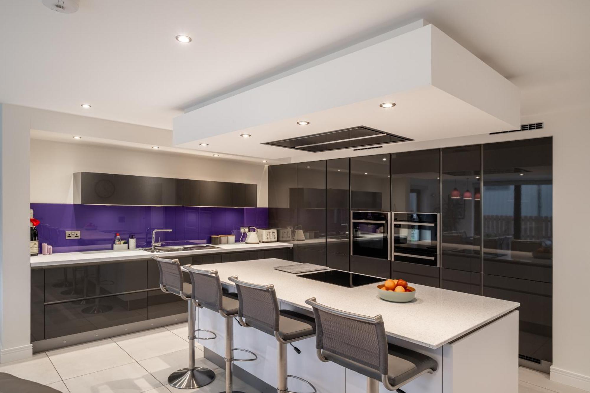 Modern House With Hot Tub, Perfect Night Away! Villa Huntly Exterior photo
