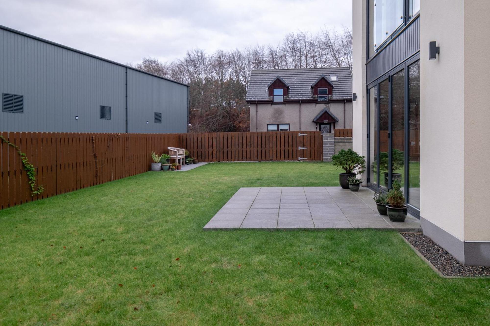 Modern House With Hot Tub, Perfect Night Away! Villa Huntly Exterior photo